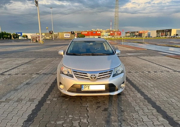 Toyota Avensis cena 31000 przebieg: 319000, rok produkcji 2012 z Poznań małe 56